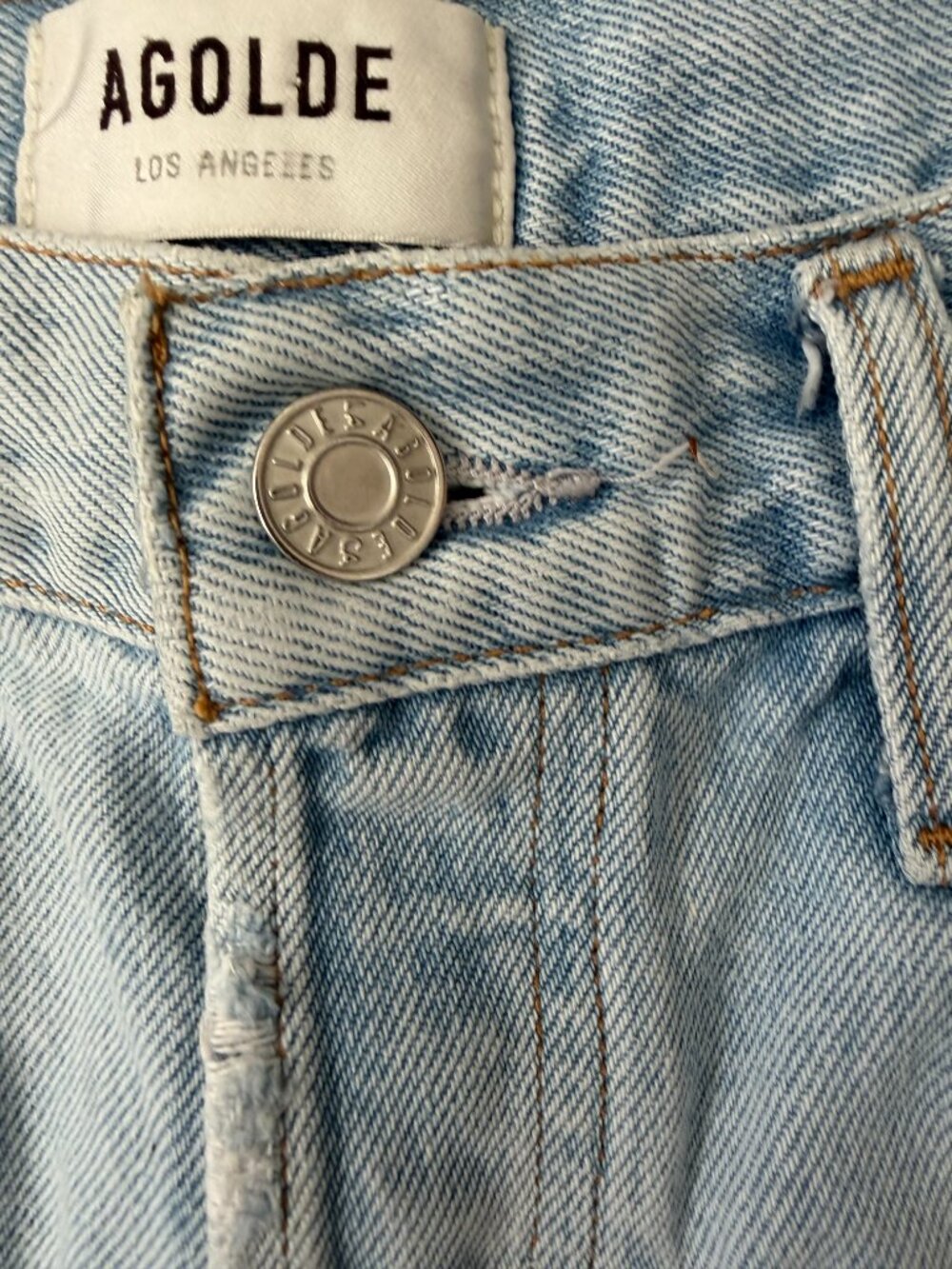 AGOLDE Parker Long Shorts- Light Wash Distressed - 28- MSRP $138 - Picture 11 of 14